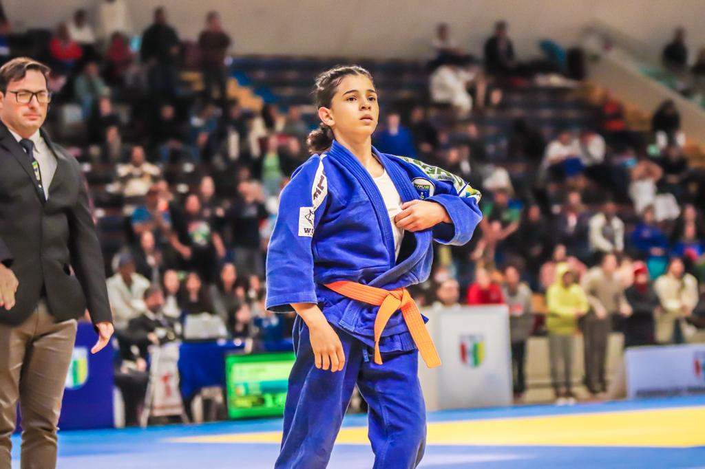 Yasmin Carvalho é Medalha de Ouro (-40 kg) no JEBs 2023 - CCMBRTHE